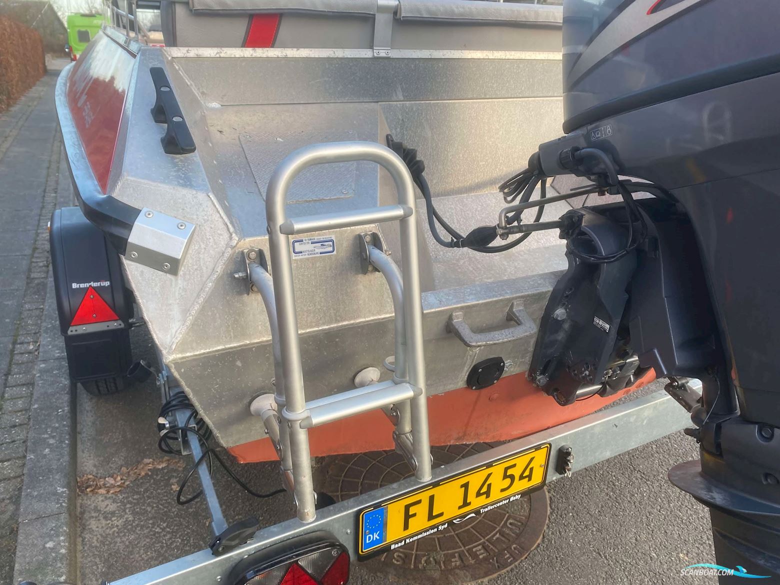 Buster L med 100 hk Yamaha