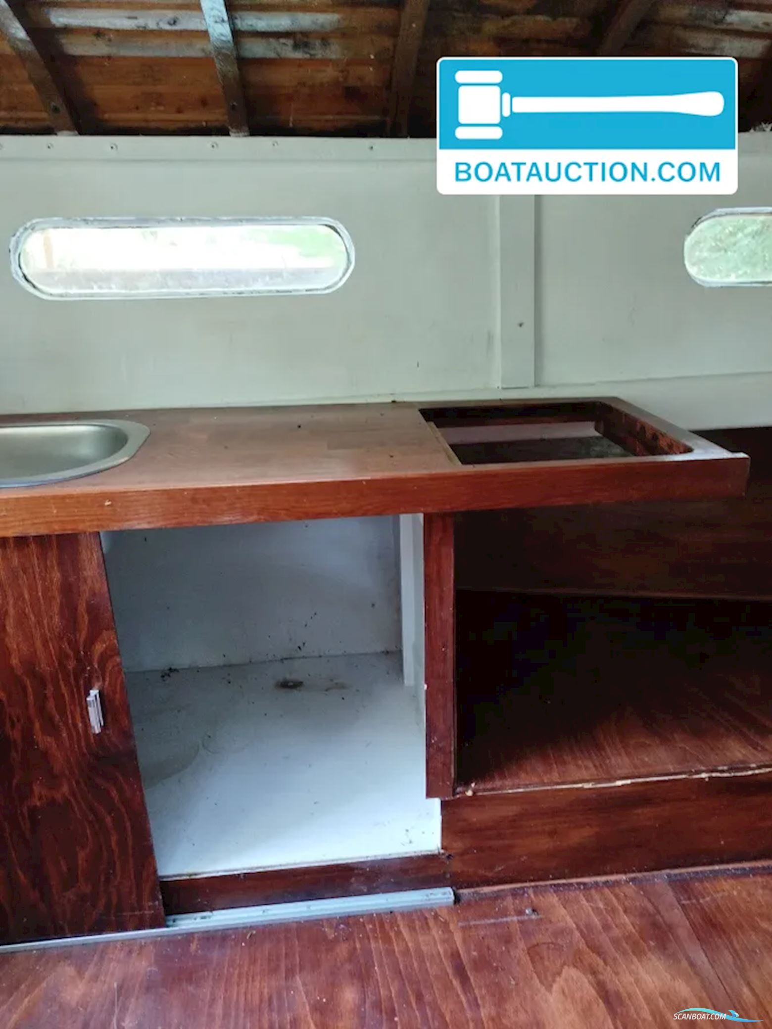 Cabinboat 700