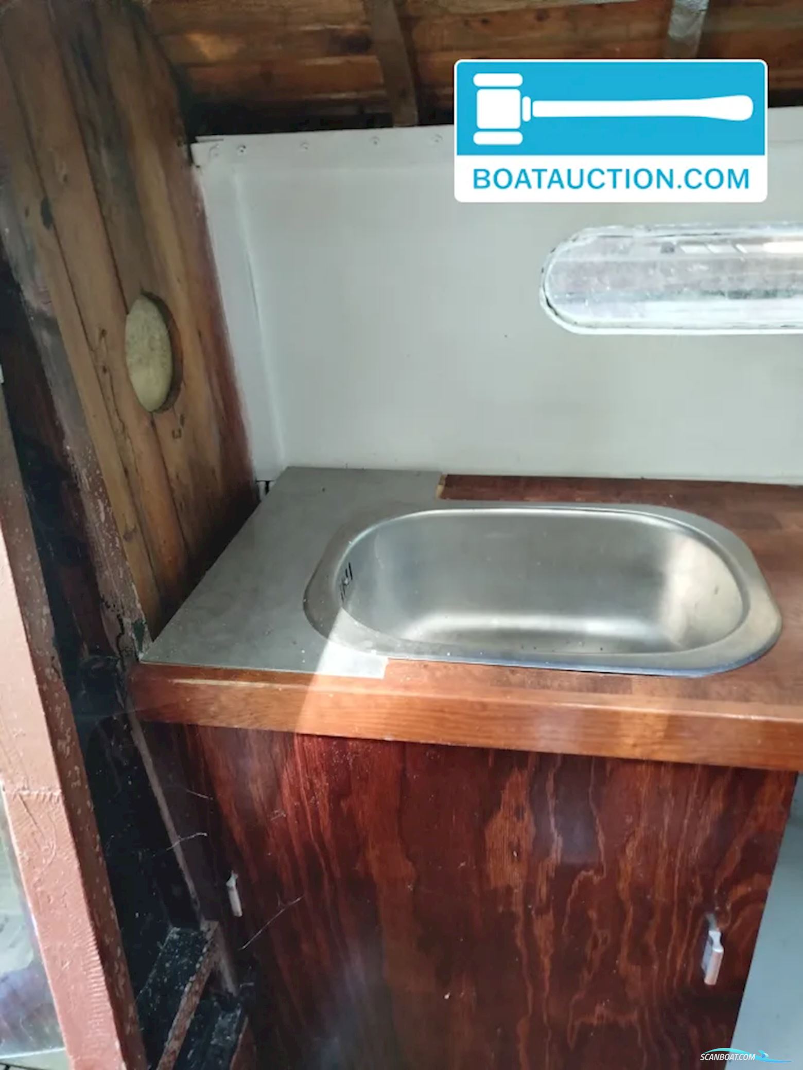 Cabinboat 700