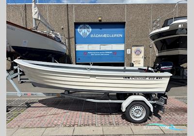 Crescent 410 Jolle Dinghy 1995, with Mercury engine, Denmark