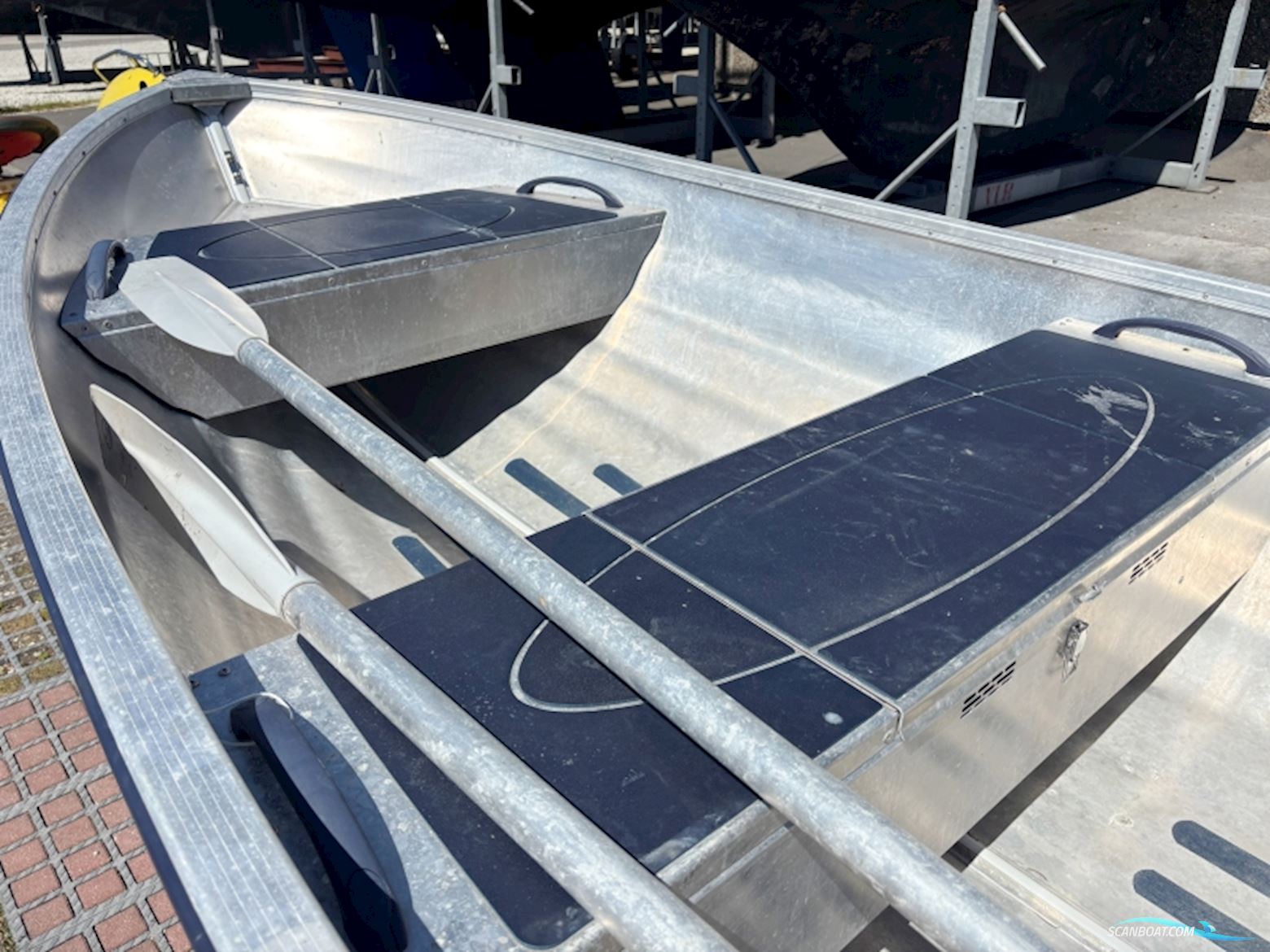Linder 440 Fishing