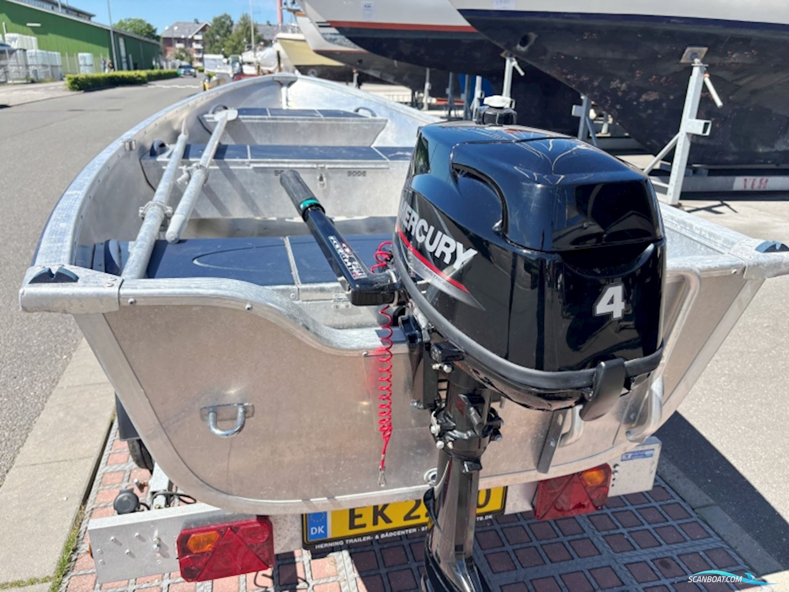 Linder 440 Fishing