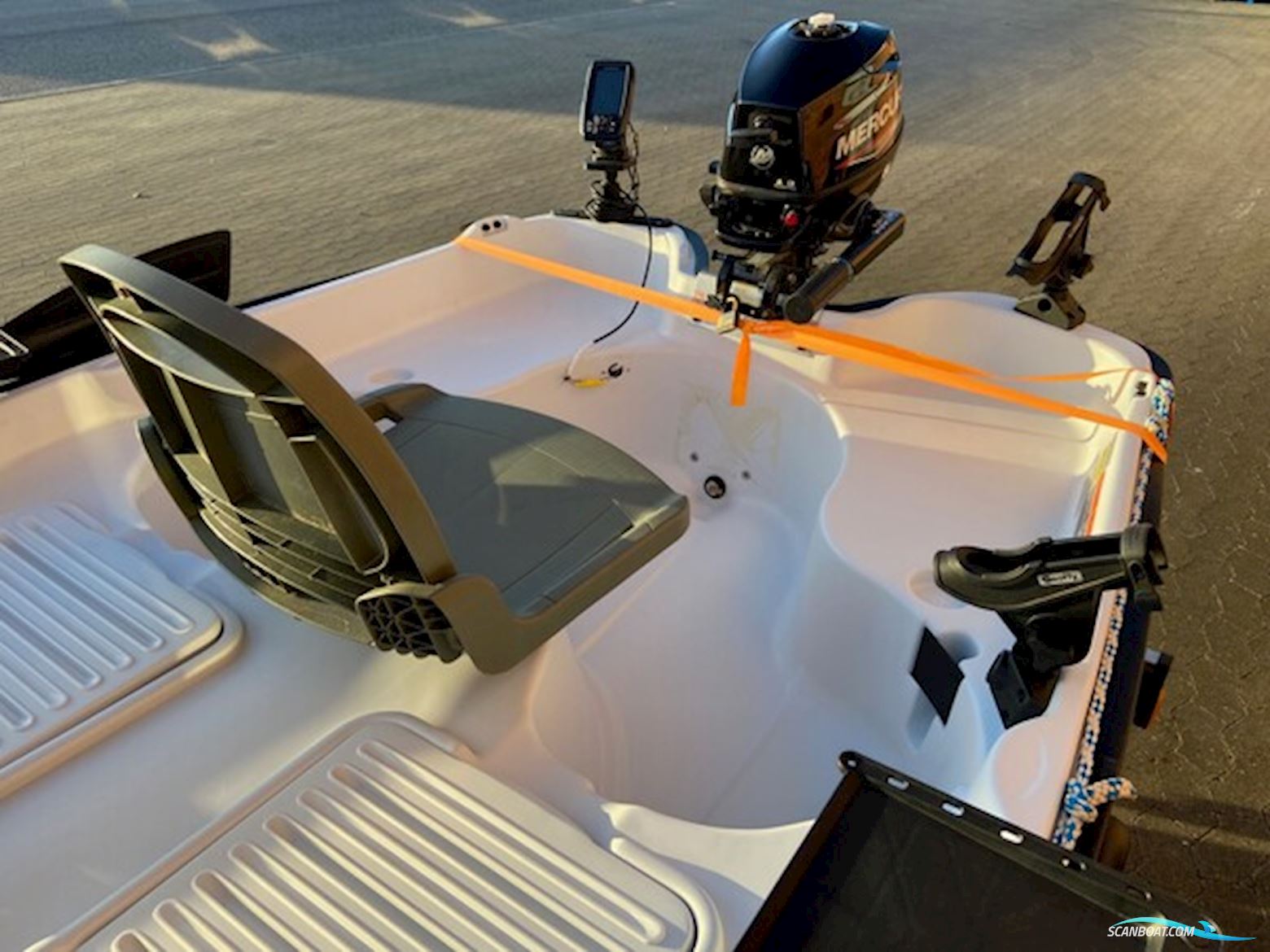 Pelican Predator 103 m/Mercury F2,5 hk 4-takt - NU NEDSAT KR. 5.000,- !