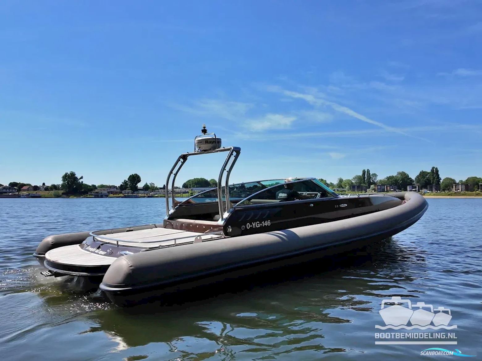Arctic Blue 35 Cabin