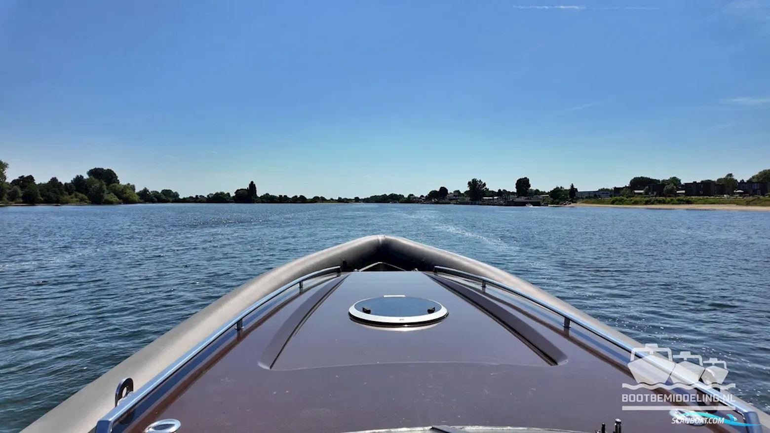 Arctic Blue 35 Cabin