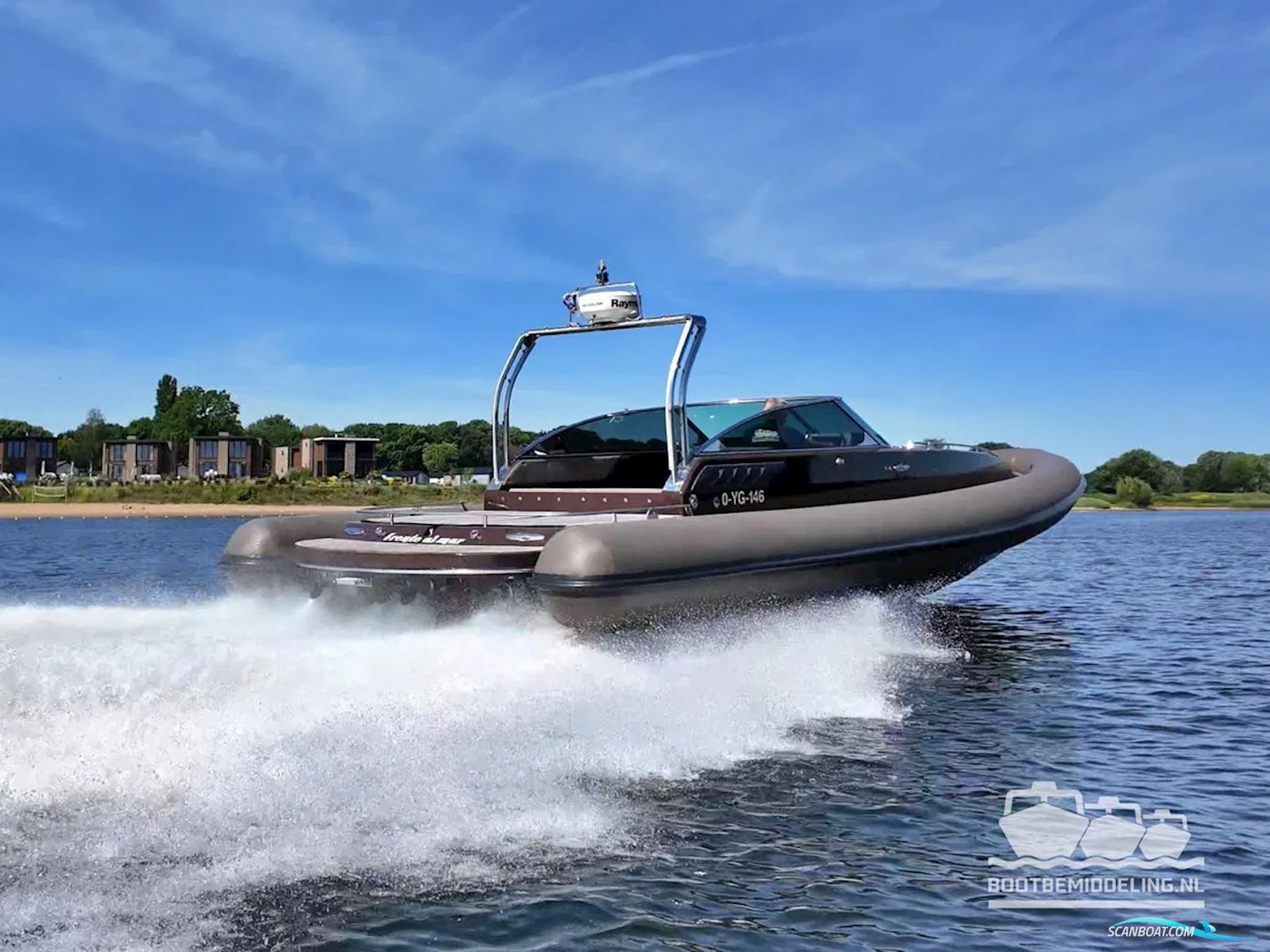 ARCTIC BLUE 37 Cabin