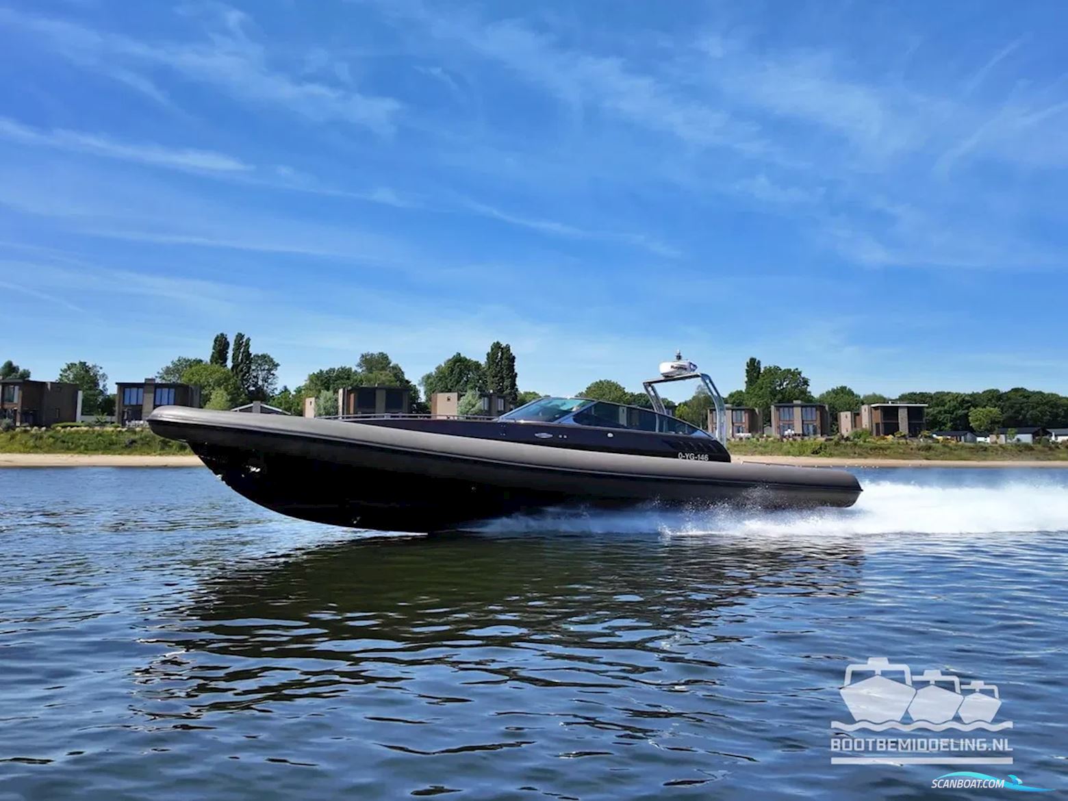 ARCTIC BLUE 37 Cabin