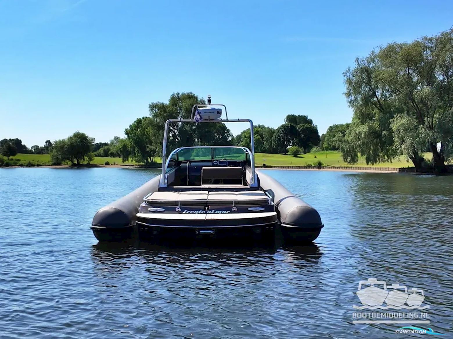 ARCTIC BLUE 37 Cabin