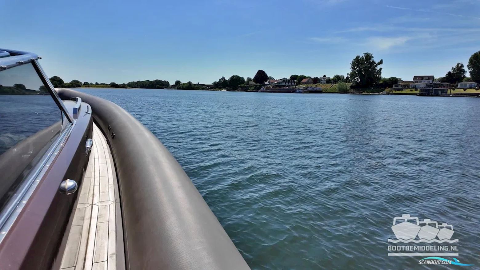 ARCTIC BLUE 37 Cabin