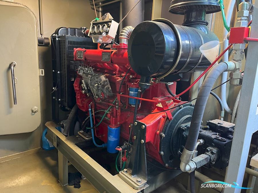 Jack-up og Slæbebåd