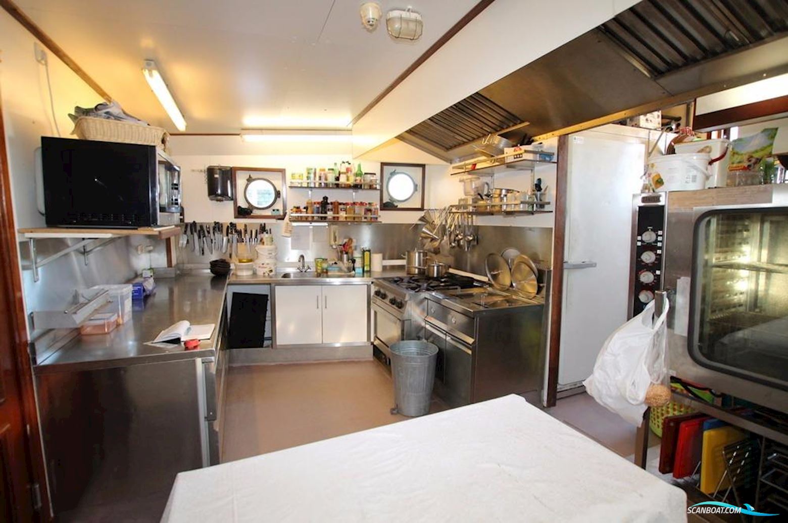 Luxe Clipper Schooner, Barquentine