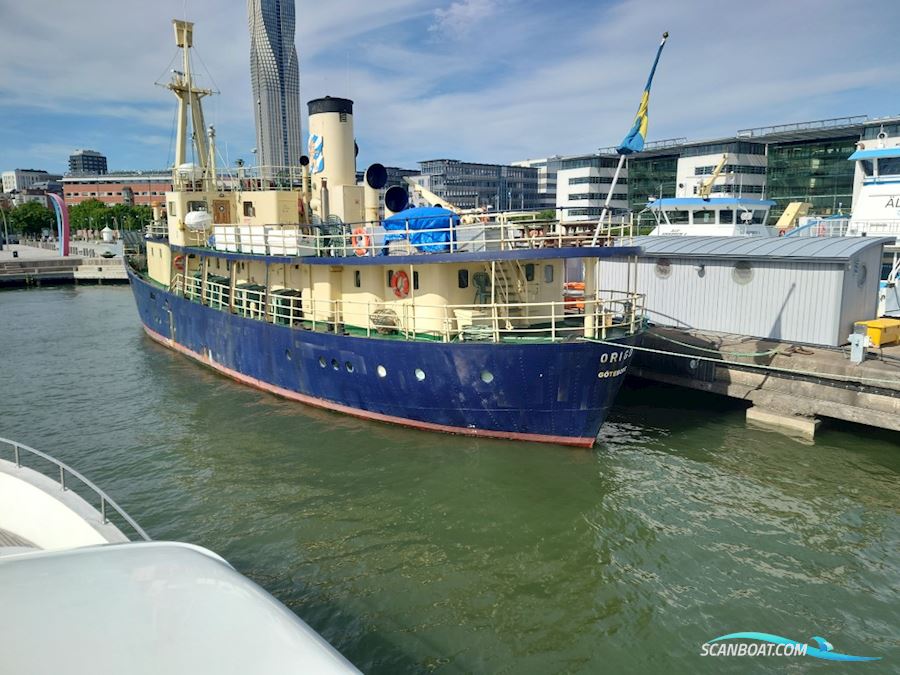 Passagerarskolmotorskepp M/S Origo Smyr