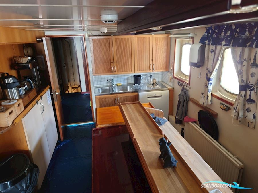 Passagerarskolmotorskepp M/S Origo Smyr