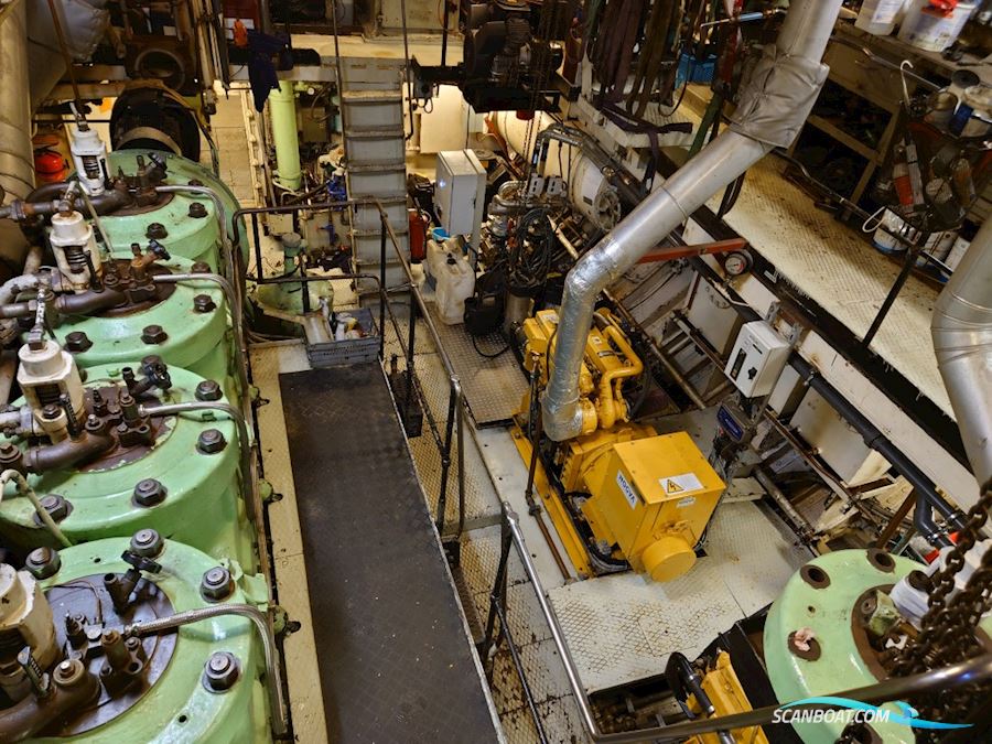 Passagerarskolmotorskepp M/S Origo Smyr