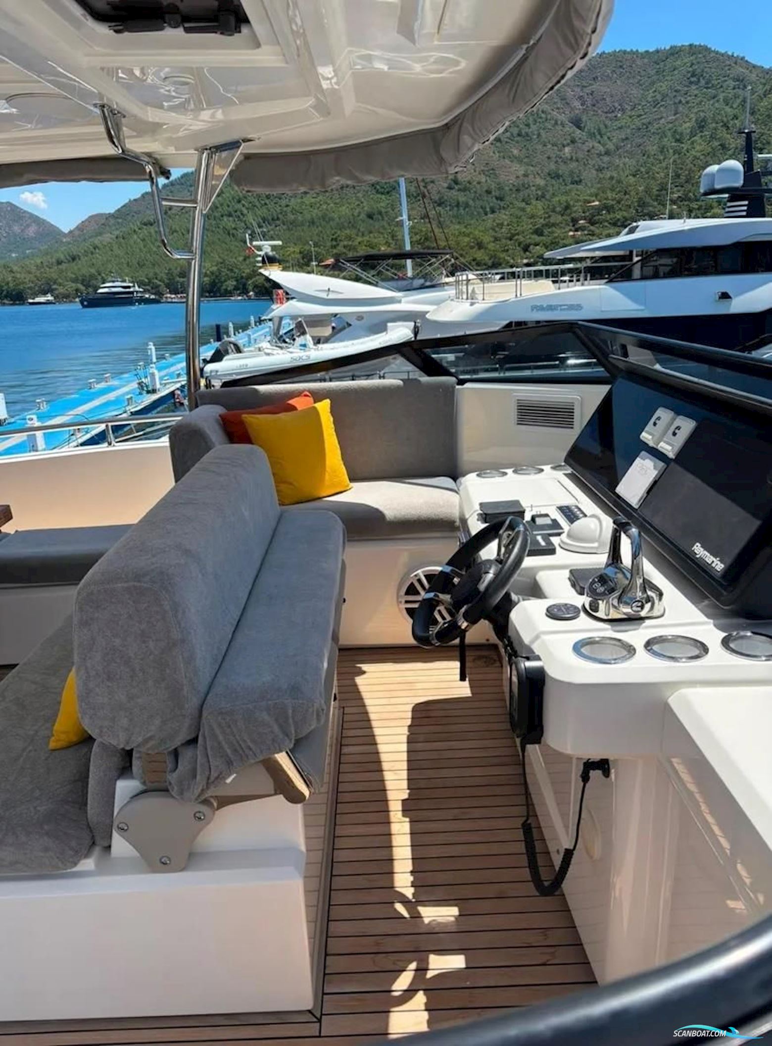 Aquila 54 Yacht