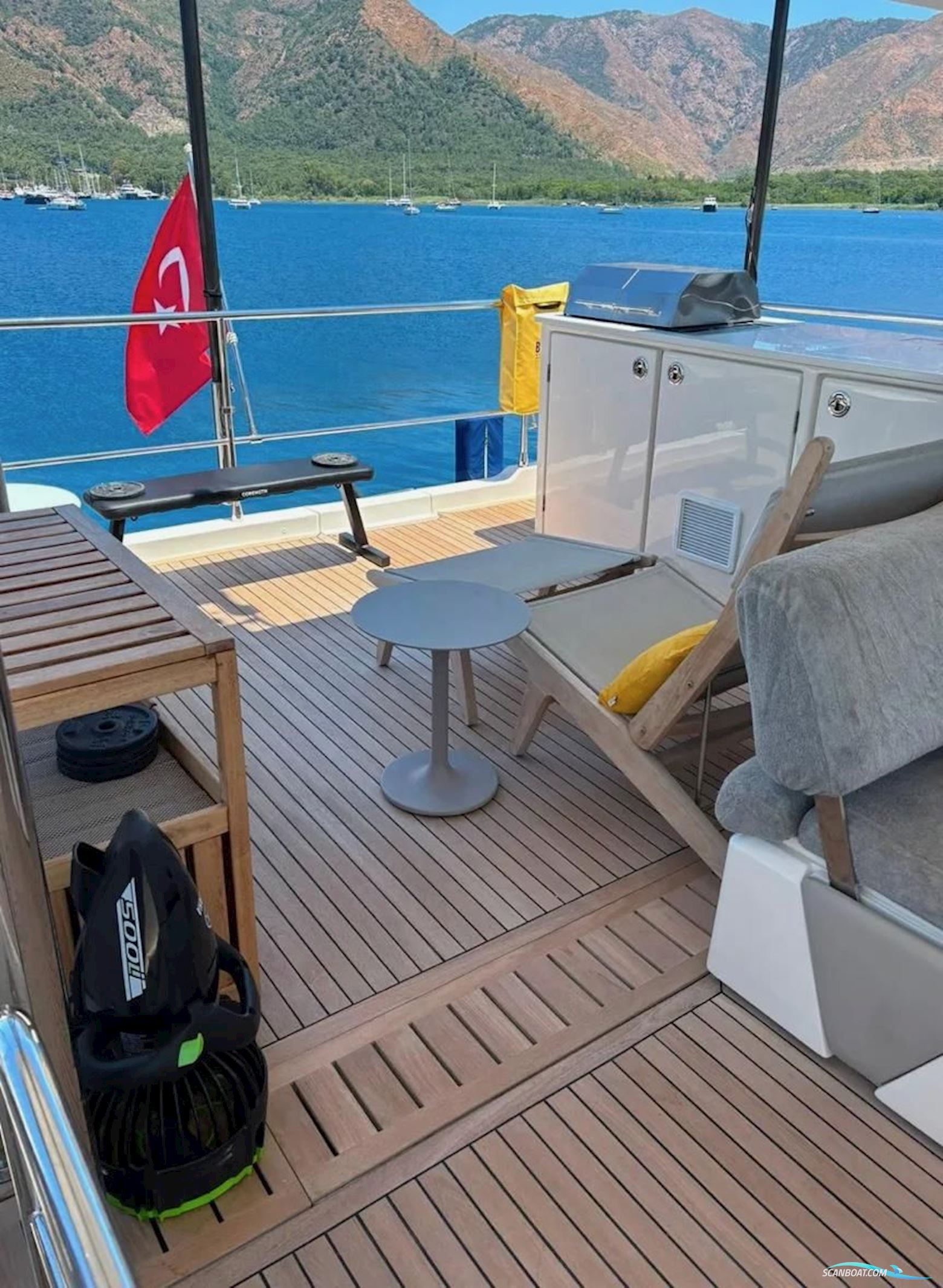 Aquila 54 Yacht