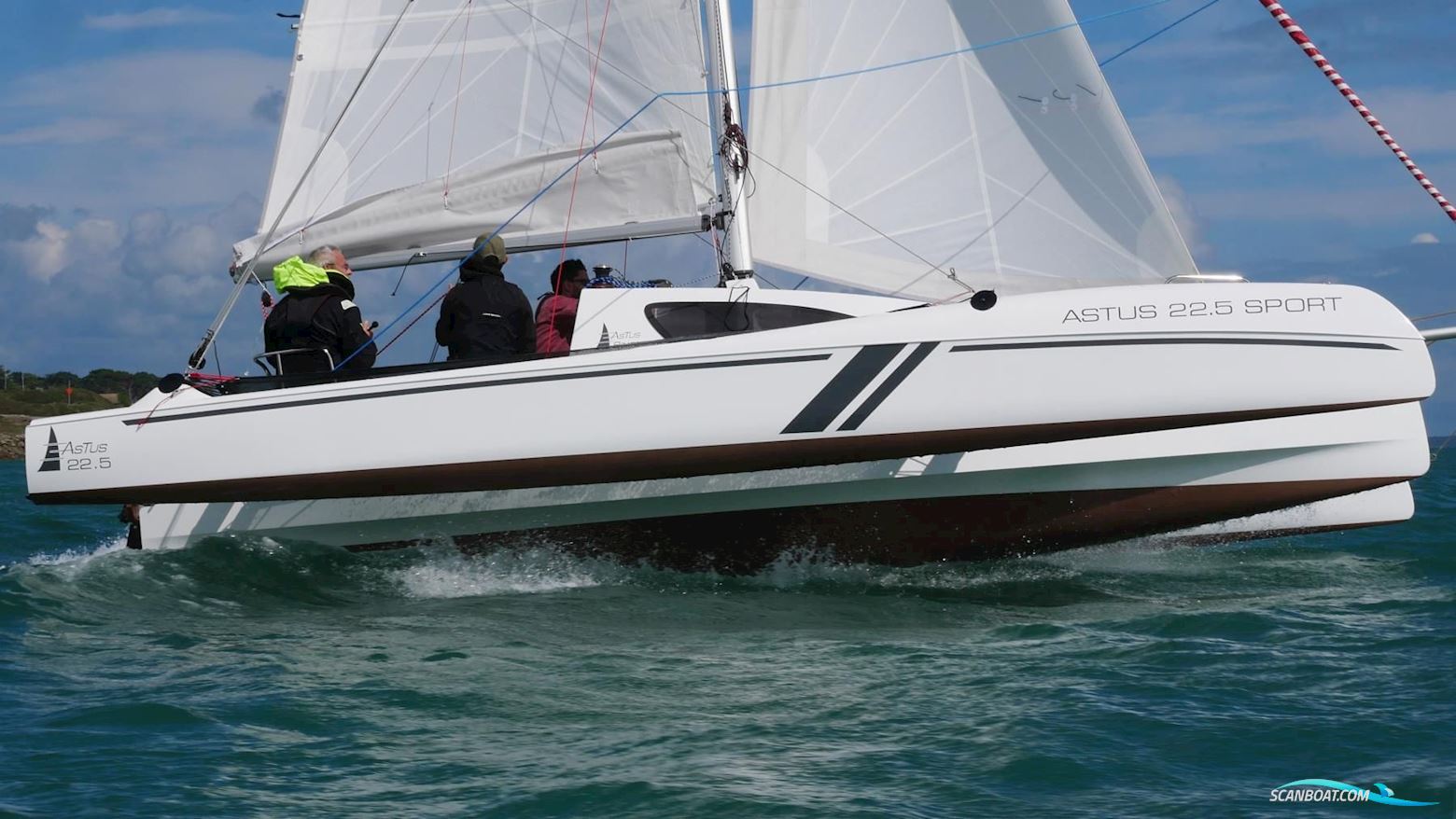 Astus 22.5 Trimaran