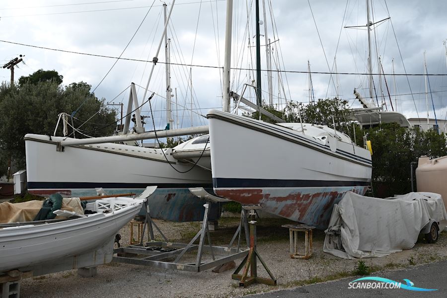 Beneteau Blue II Catamaran