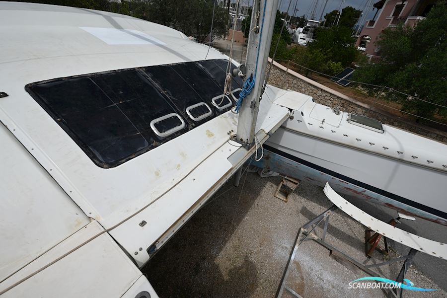 Beneteau Blue II Catamaran