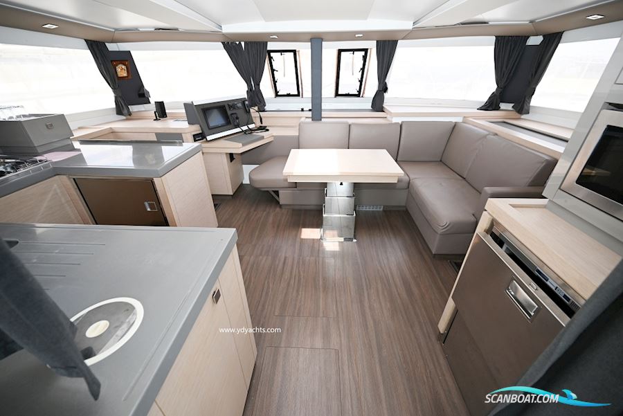 Fountaine Pajot Astrea 42