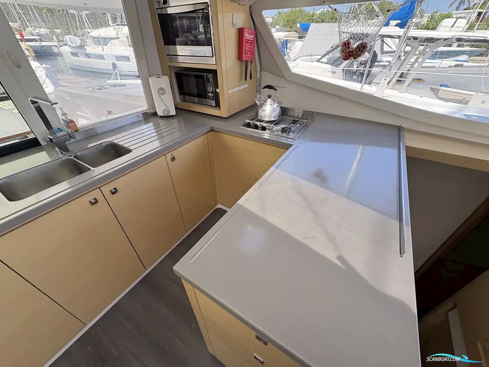 Fountaine Pajot Helia 44