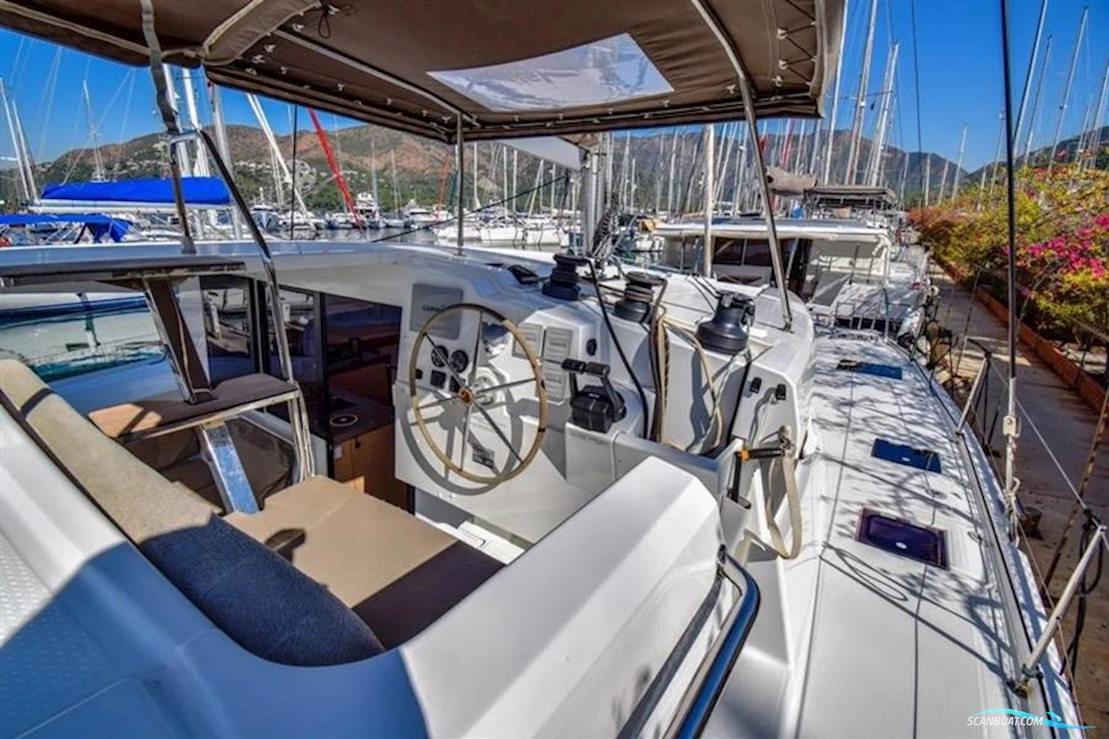 Fountaine Pajot Lucia 40