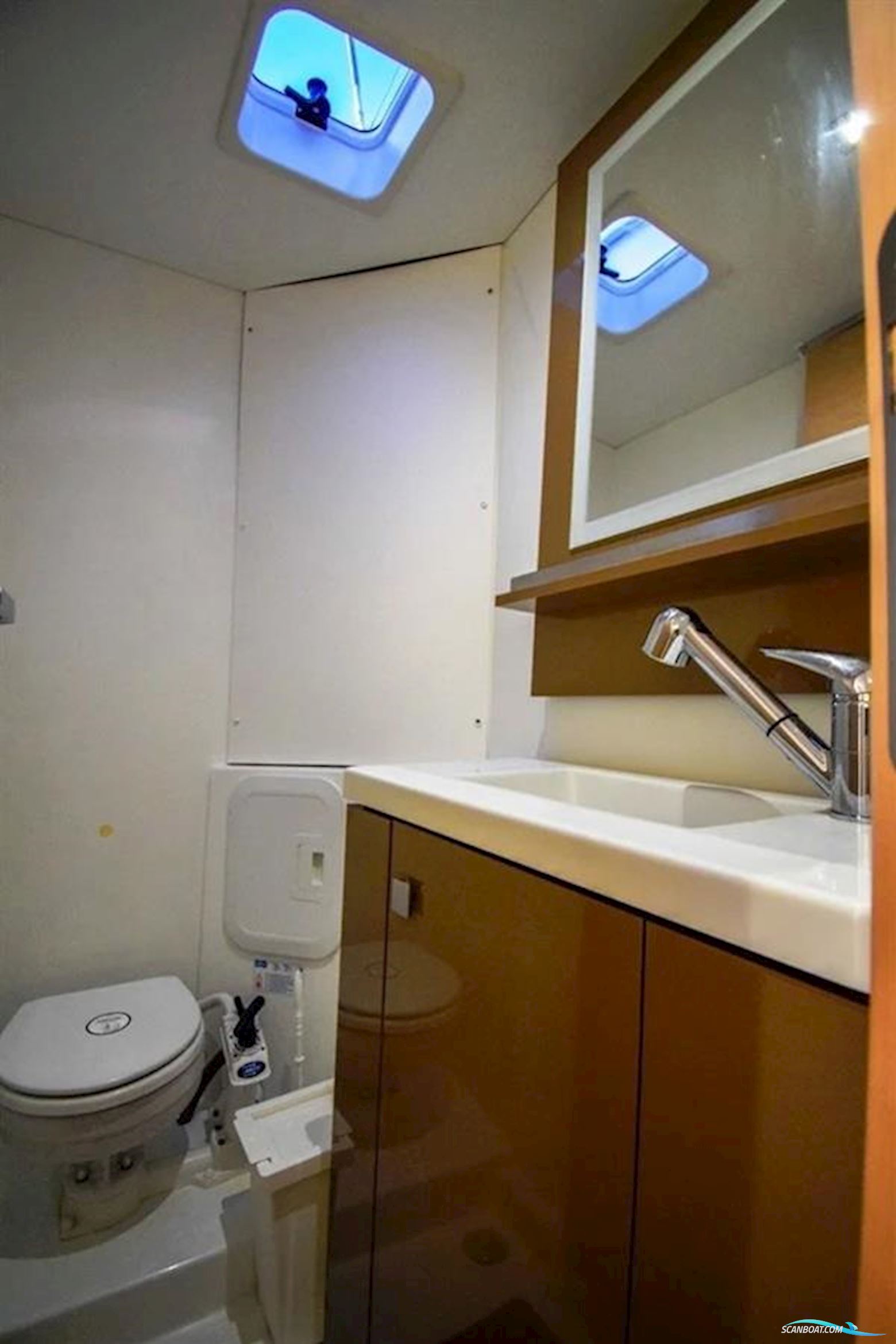 Fountaine Pajot Lucia 40