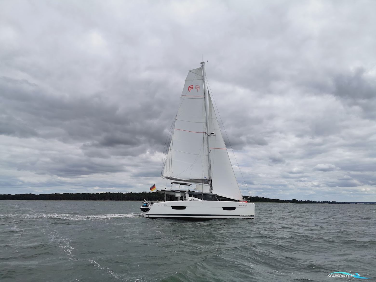 Fountaine Pajot Lucia 40