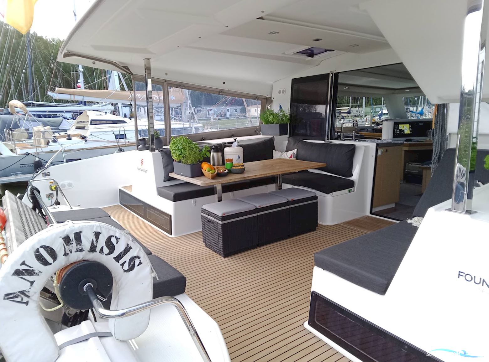 Fountaine Pajot Lucia 40