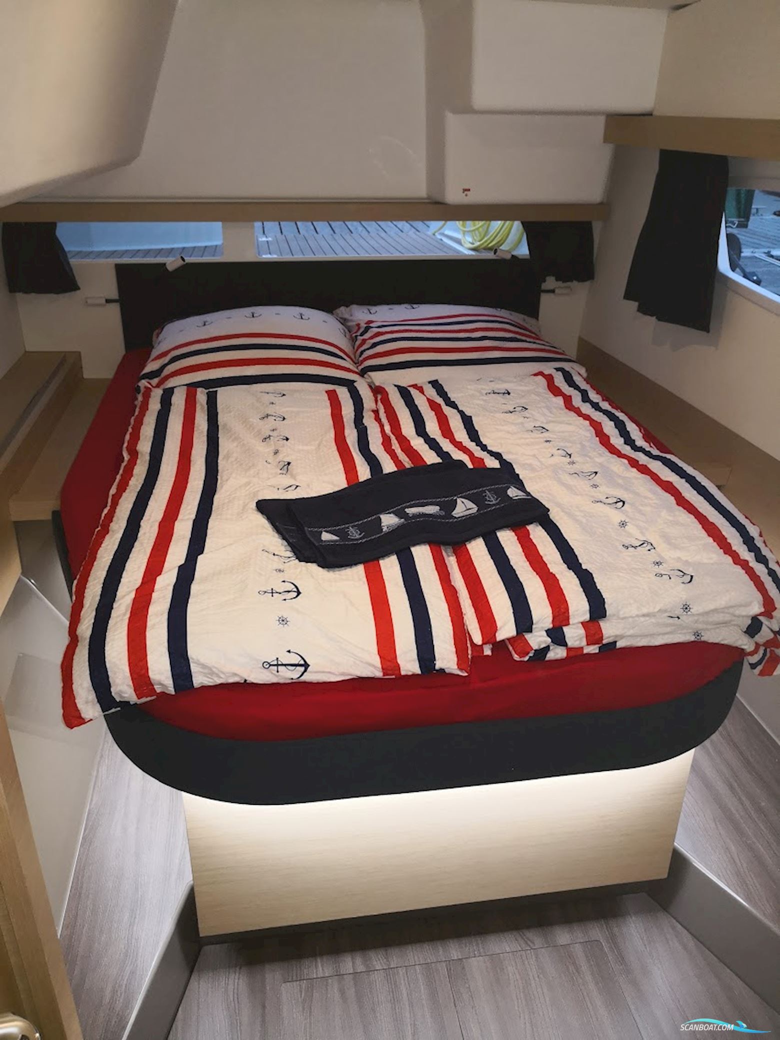 Fountaine Pajot Lucia 40