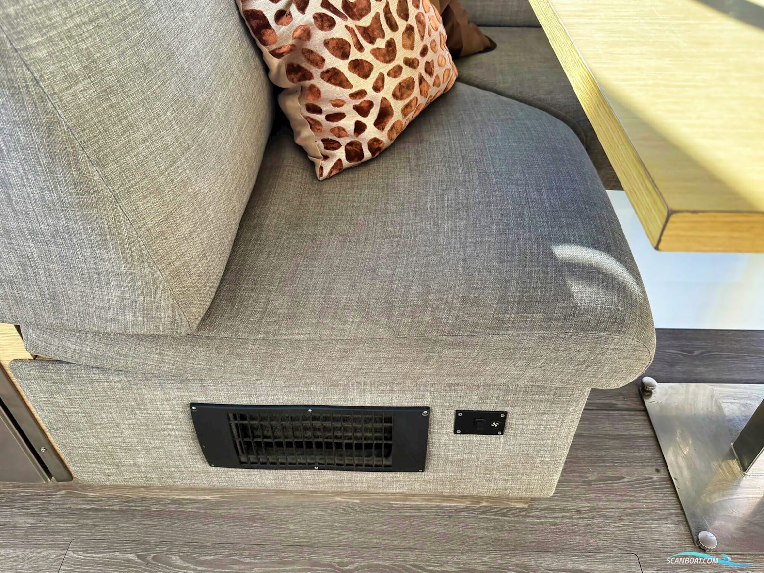 Fountaine Payot Motorcatamaran MY 37