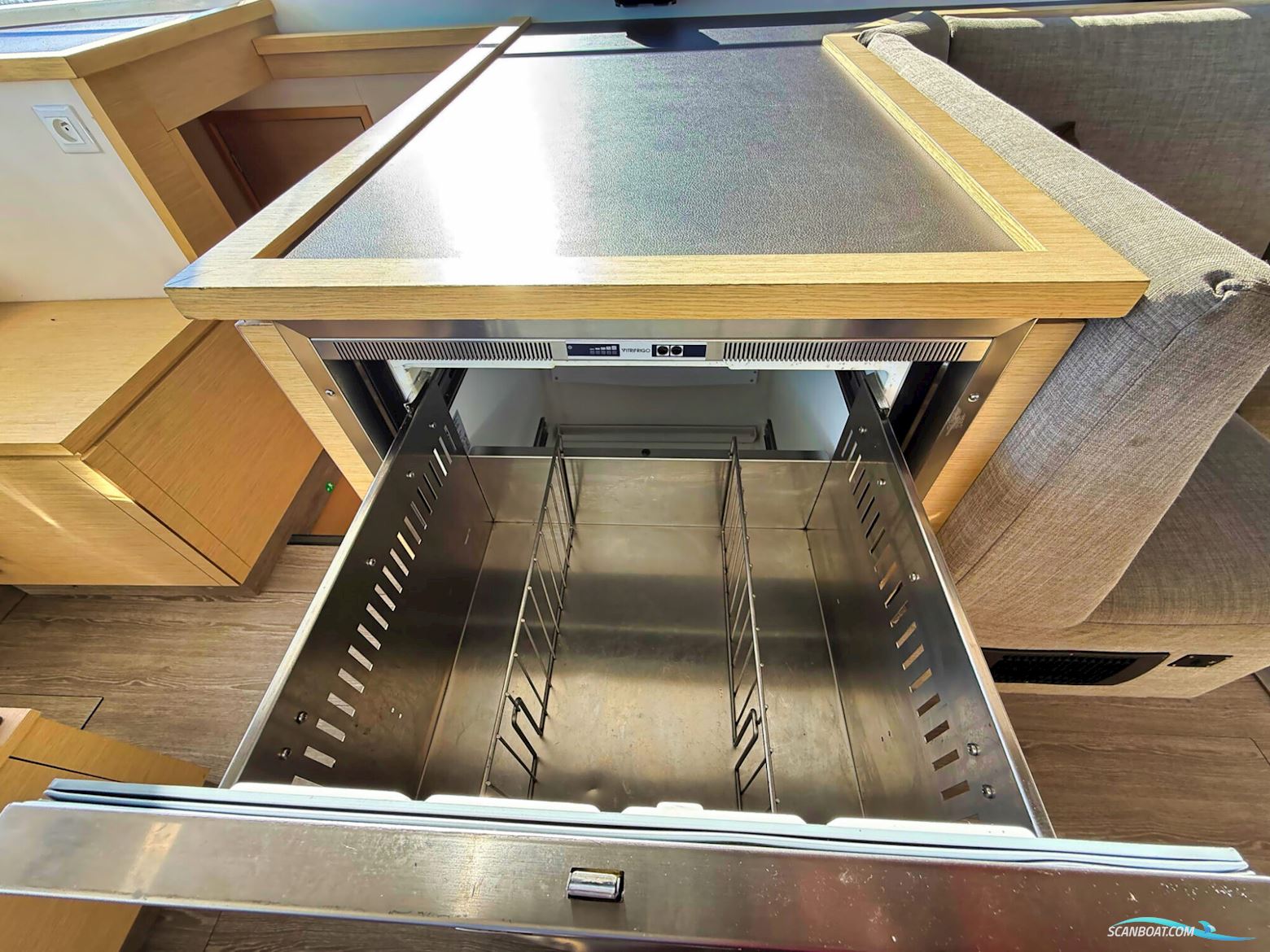 Fountaine Payot Motorcatamaran MY 37