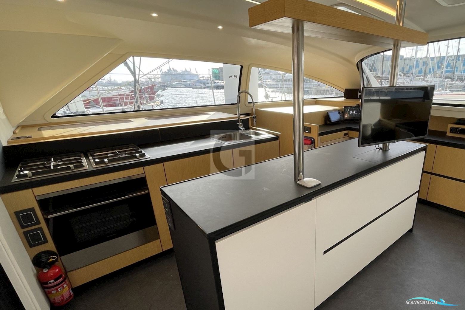 Ice Yachts Ice Cat 61