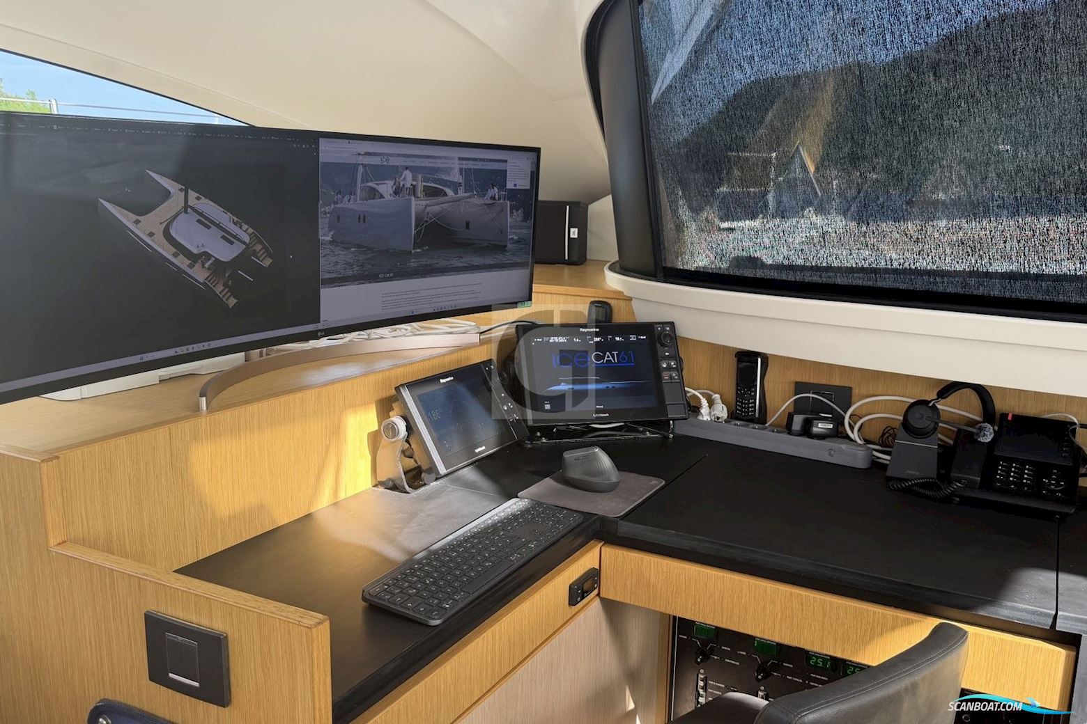 Ice Yachts Ice Cat 61