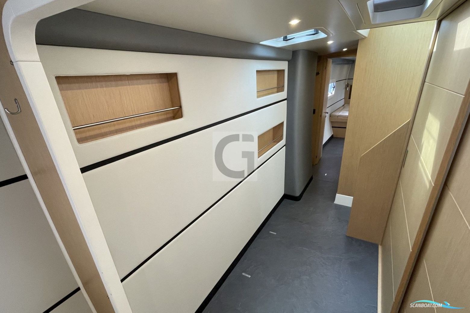 Ice Yachts Ice Cat 61