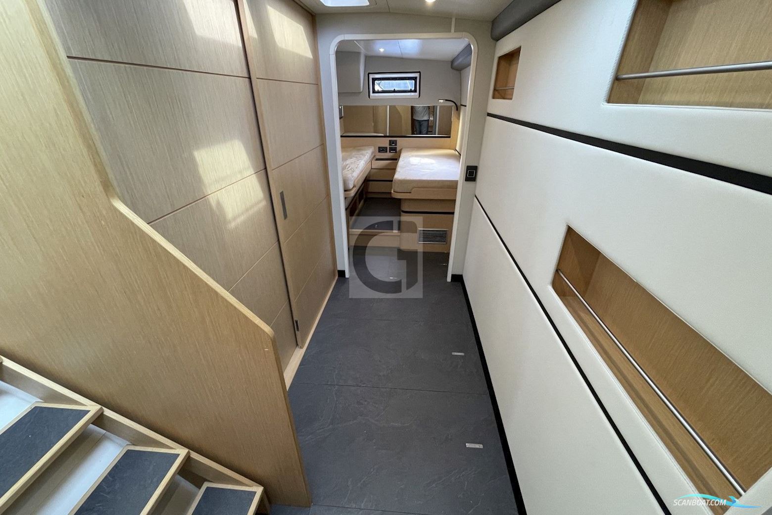 Ice Yachts Ice Cat 61