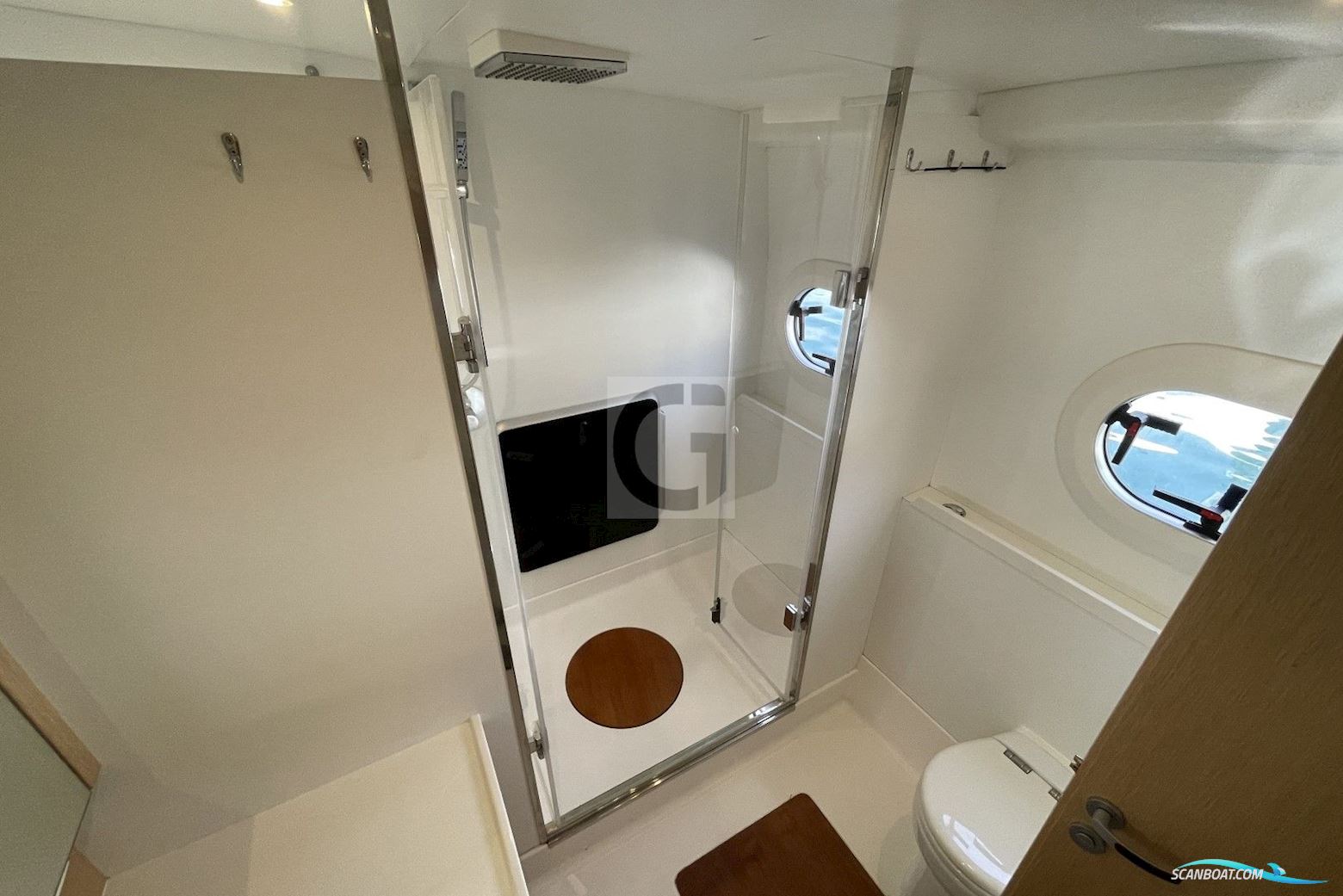 Ice Yachts Ice Cat 61