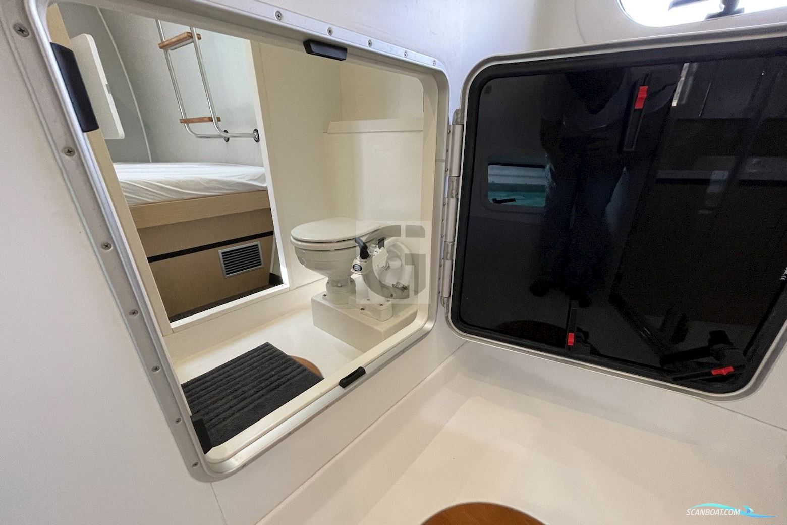 Ice Yachts Ice Cat 61