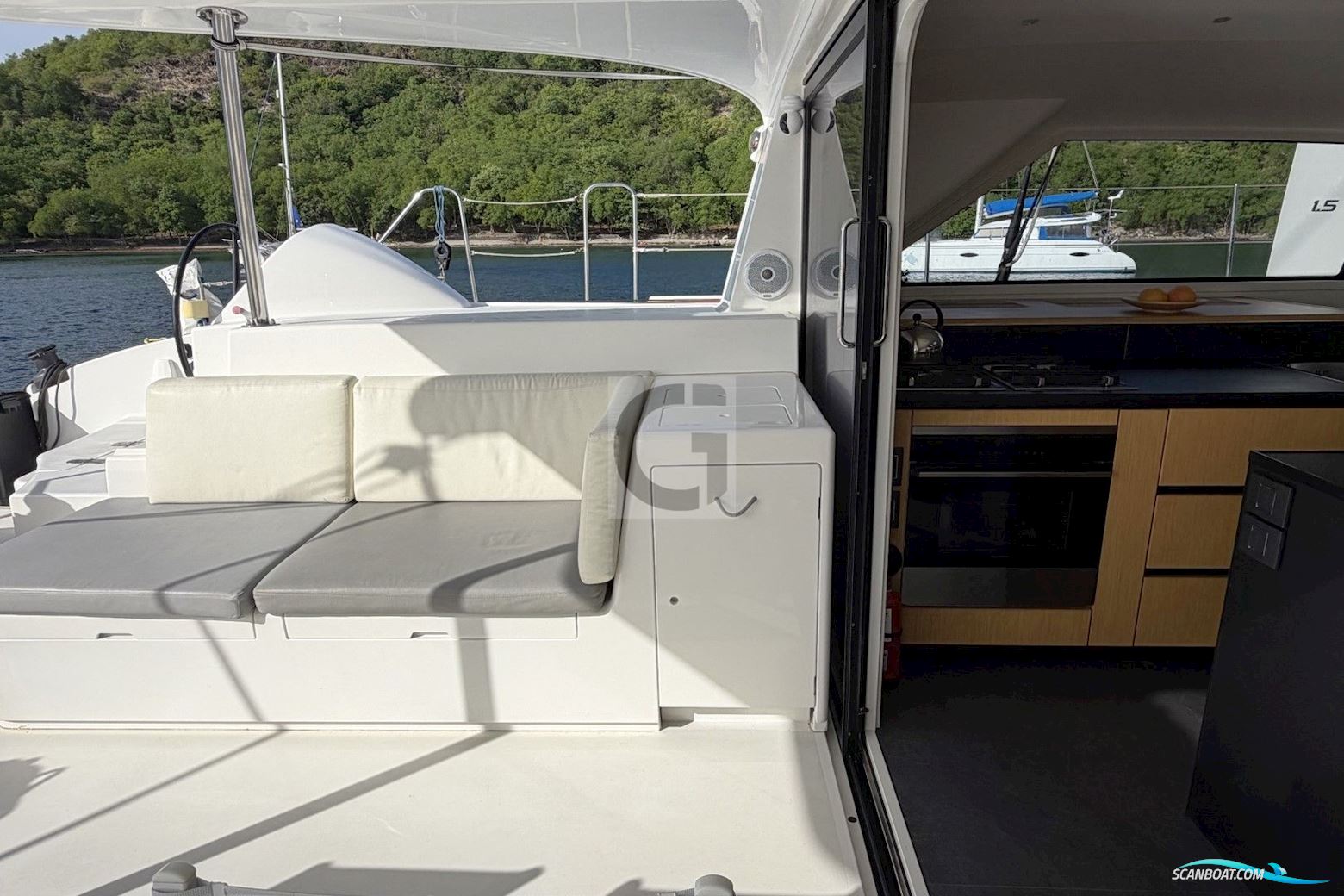Ice Yachts Ice Cat 61