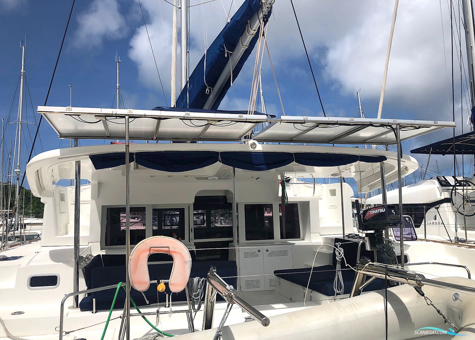 LAGOON  450