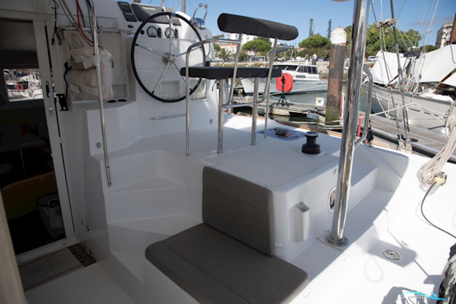 Lagoon 39