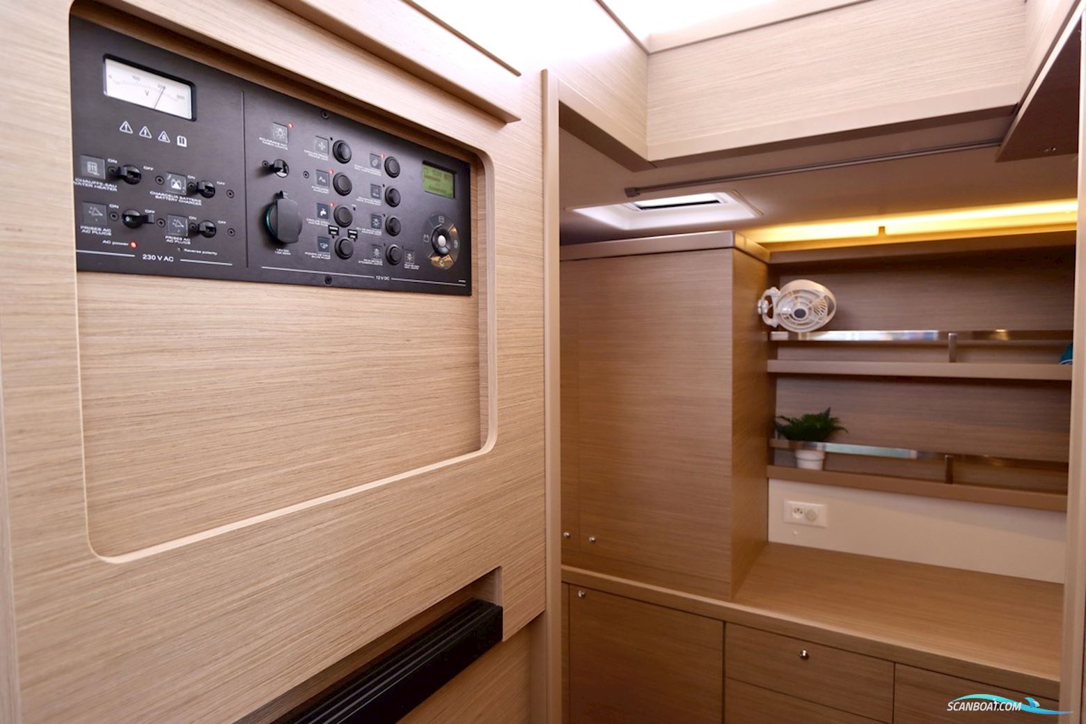 Lagoon 42 Full Specs