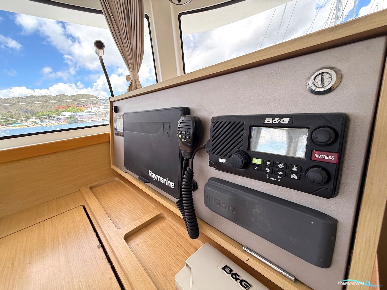 Lagoon 42