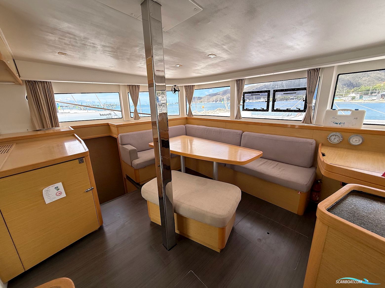 Lagoon 42