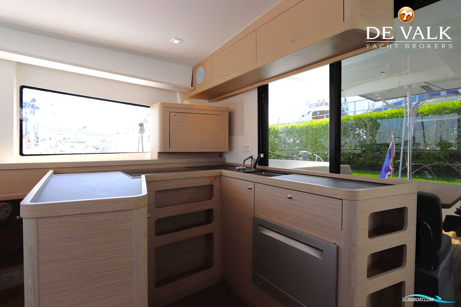 Lagoon 42