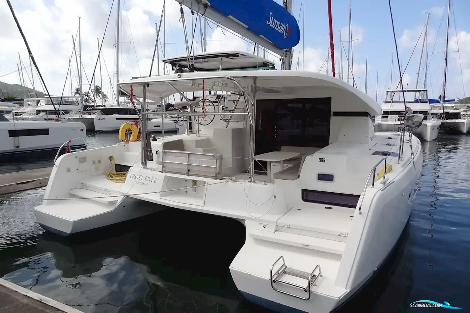 Lagoon 42
