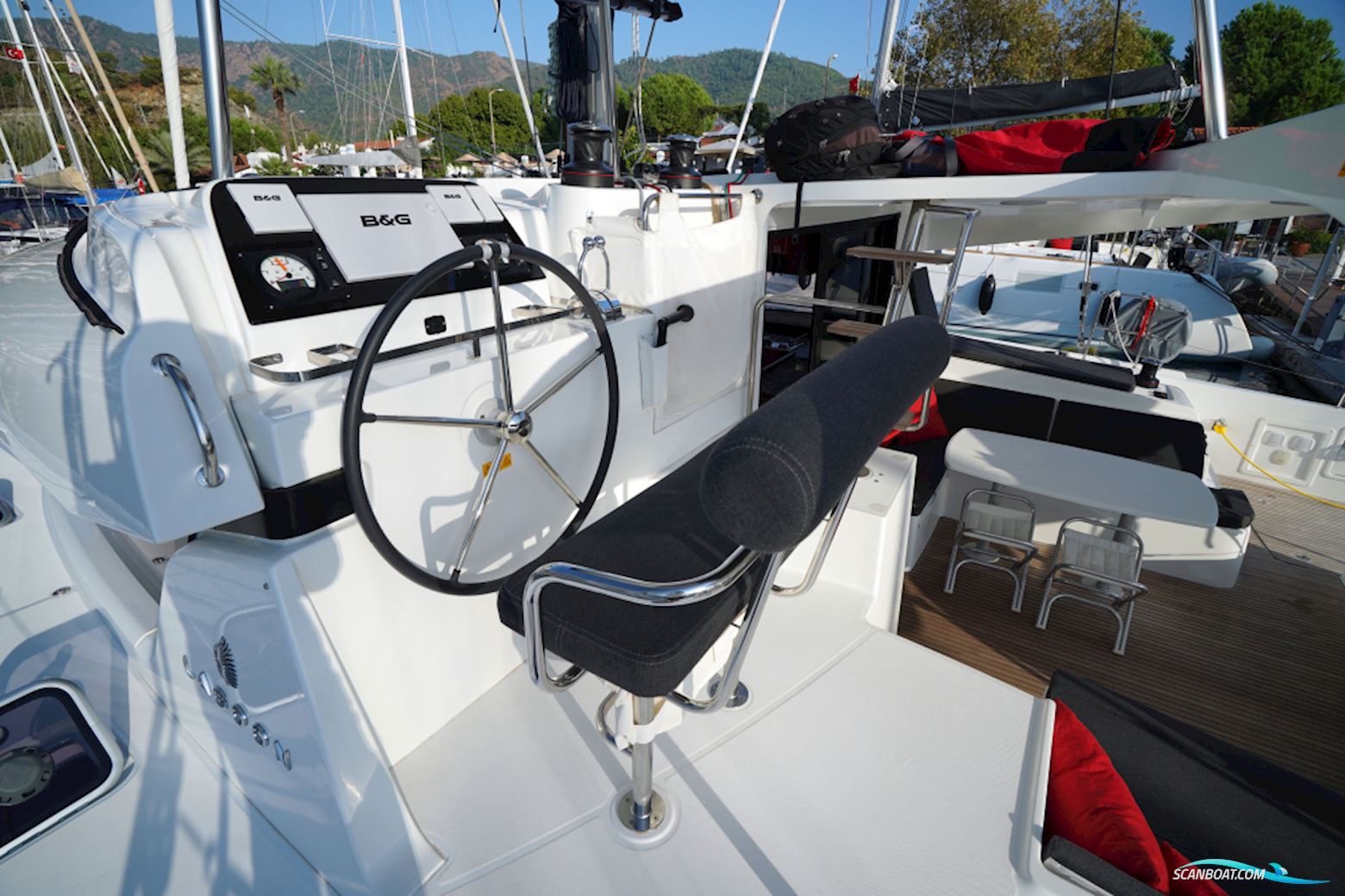 Lagoon 42