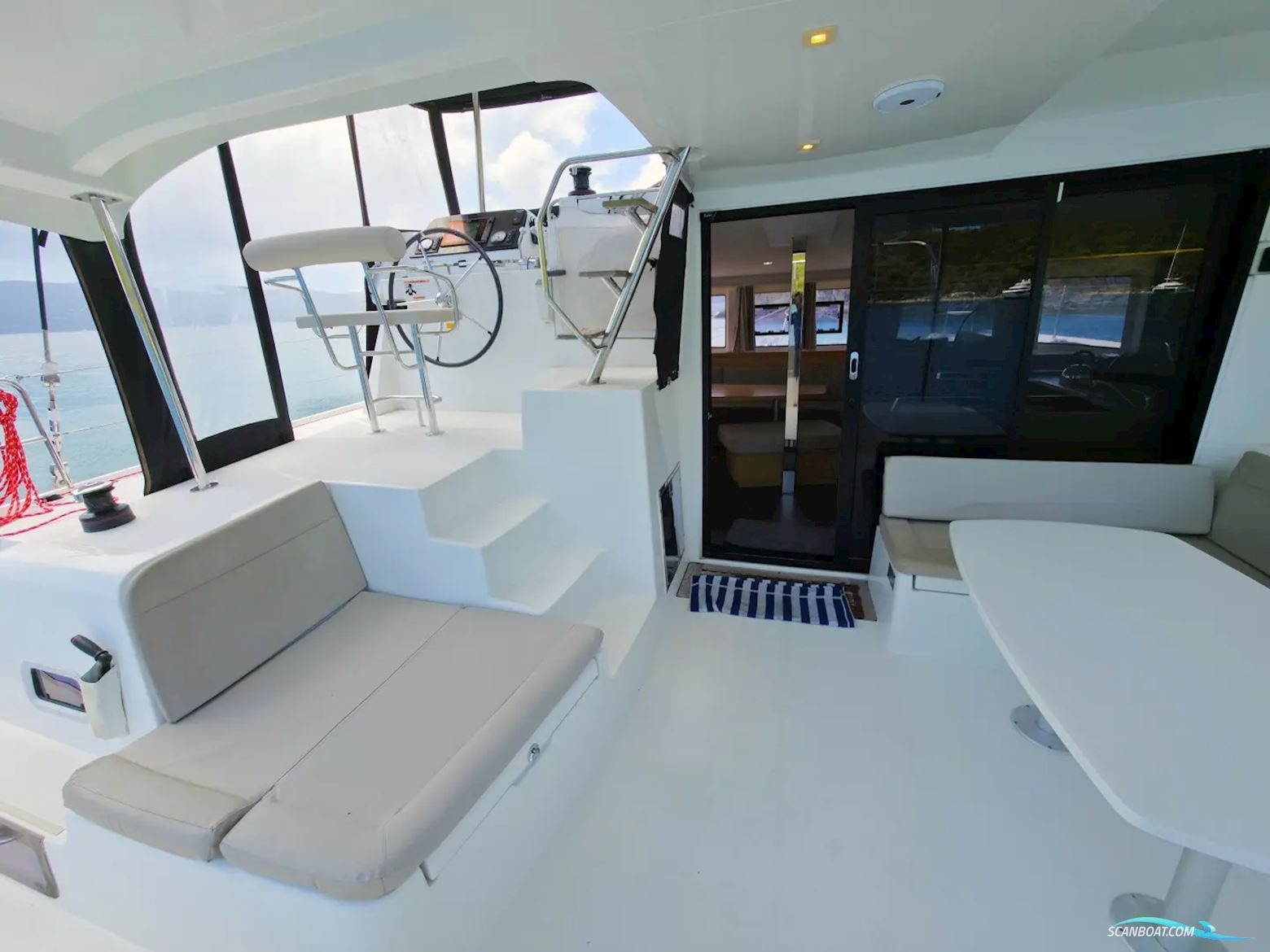 Lagoon 42
