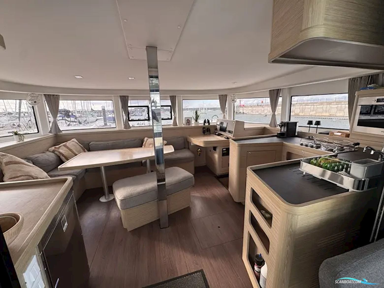 Lagoon 42