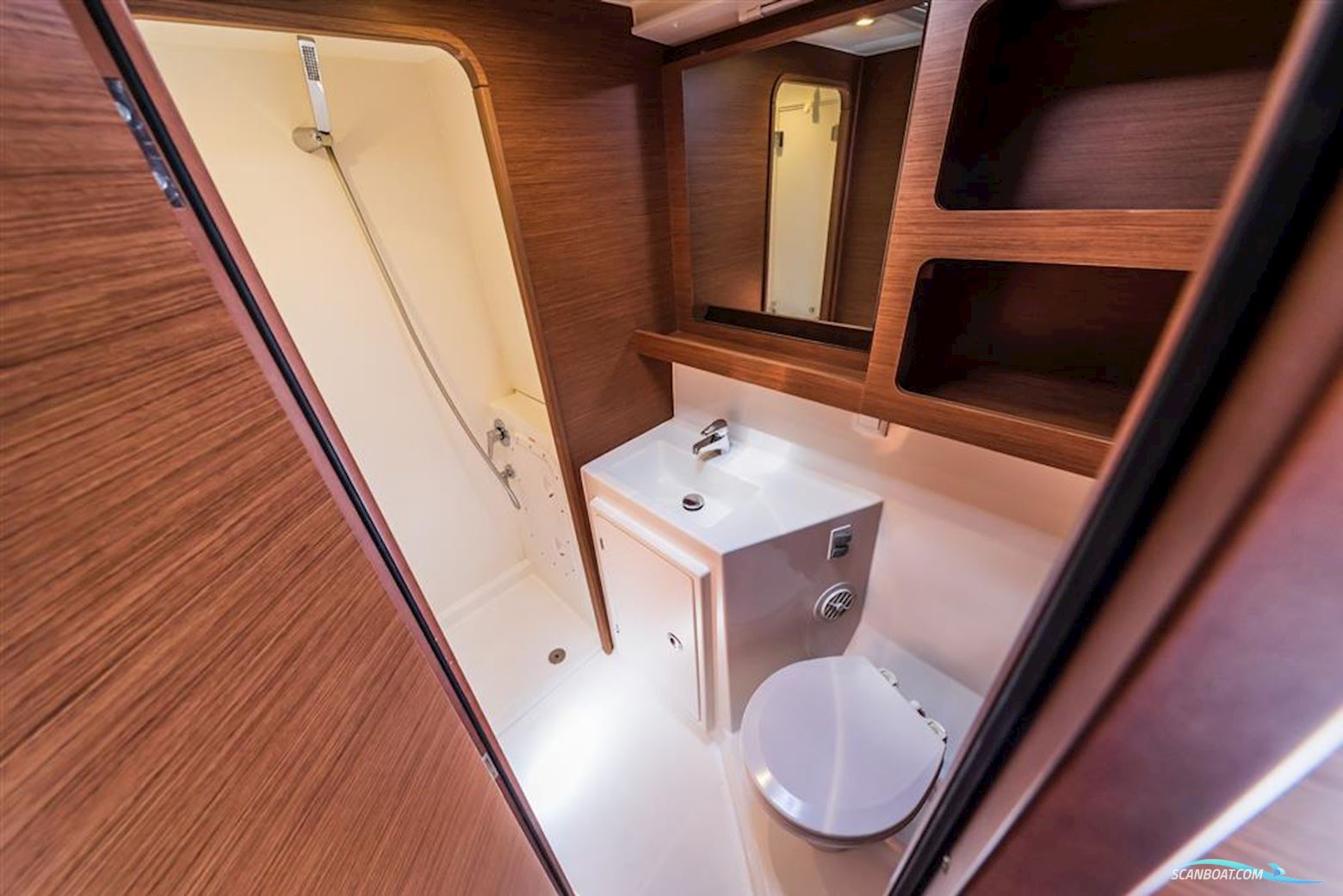 Lagoon 4.2